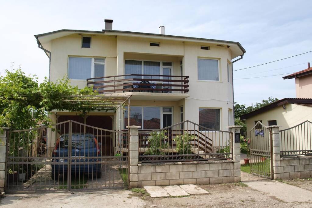 Къща За Гости Шишкови Šabla Exteriér fotografie